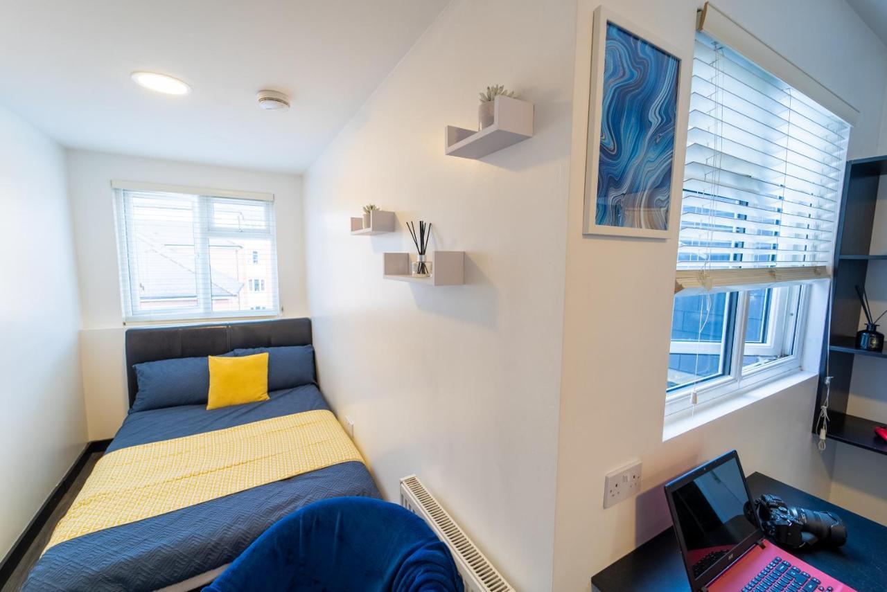 Staysa Equipped Studios Near Qe And Uob In Guesthouse Close To The City! Birmingham Room photo