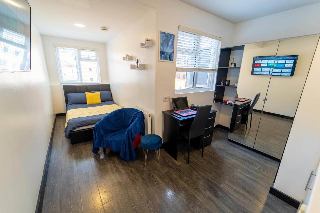 Staysa Equipped Studios Near Qe And Uob In Guesthouse Close To The City! Birmingham Room photo