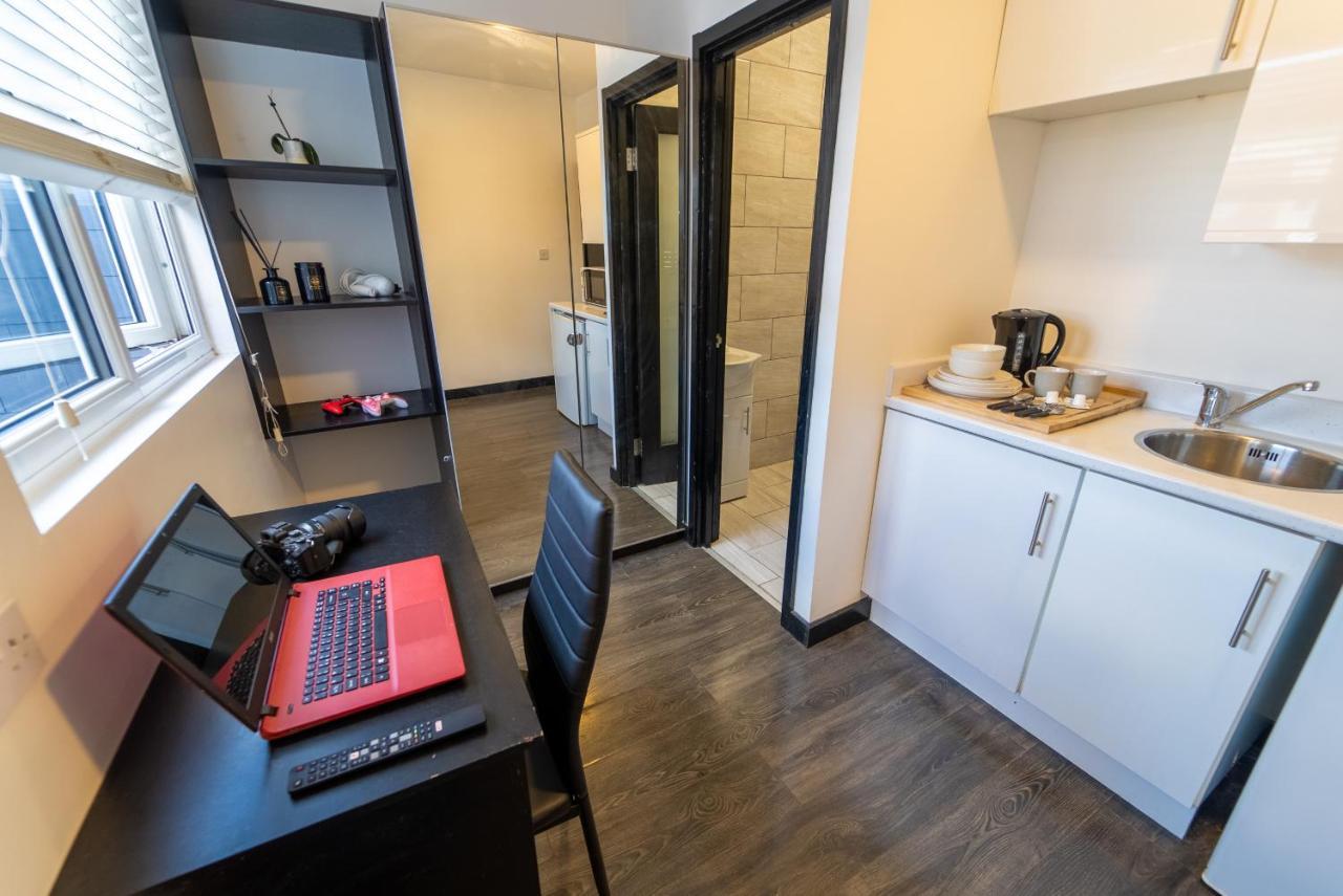 Staysa Equipped Studios Near Qe And Uob In Guesthouse Close To The City! Birmingham Room photo