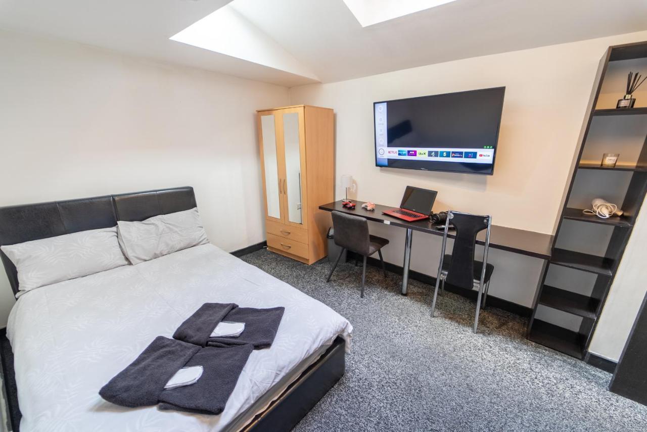 Staysa Equipped Studios Near Qe And Uob In Guesthouse Close To The City! Birmingham Room photo