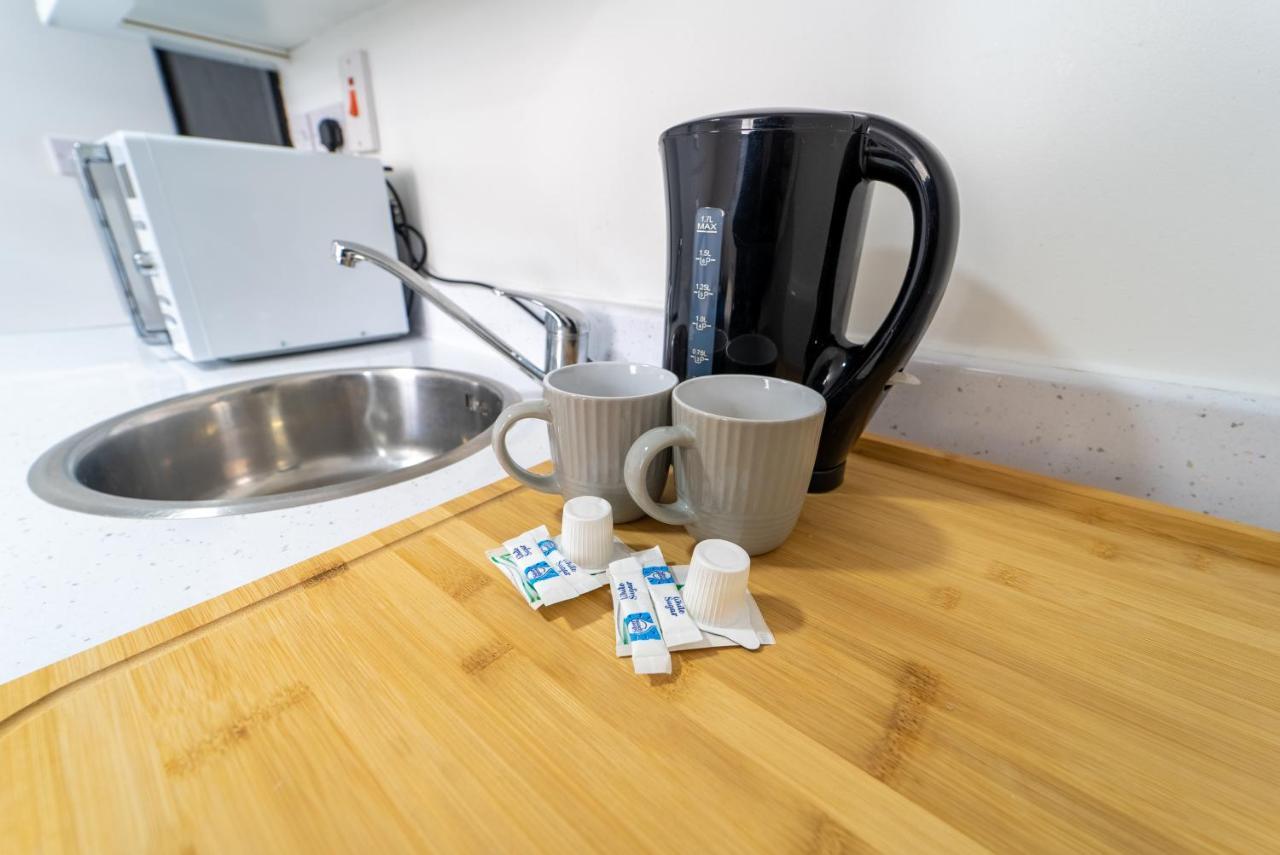 Staysa Equipped Studios Near Qe And Uob In Guesthouse Close To The City! Birmingham Room photo