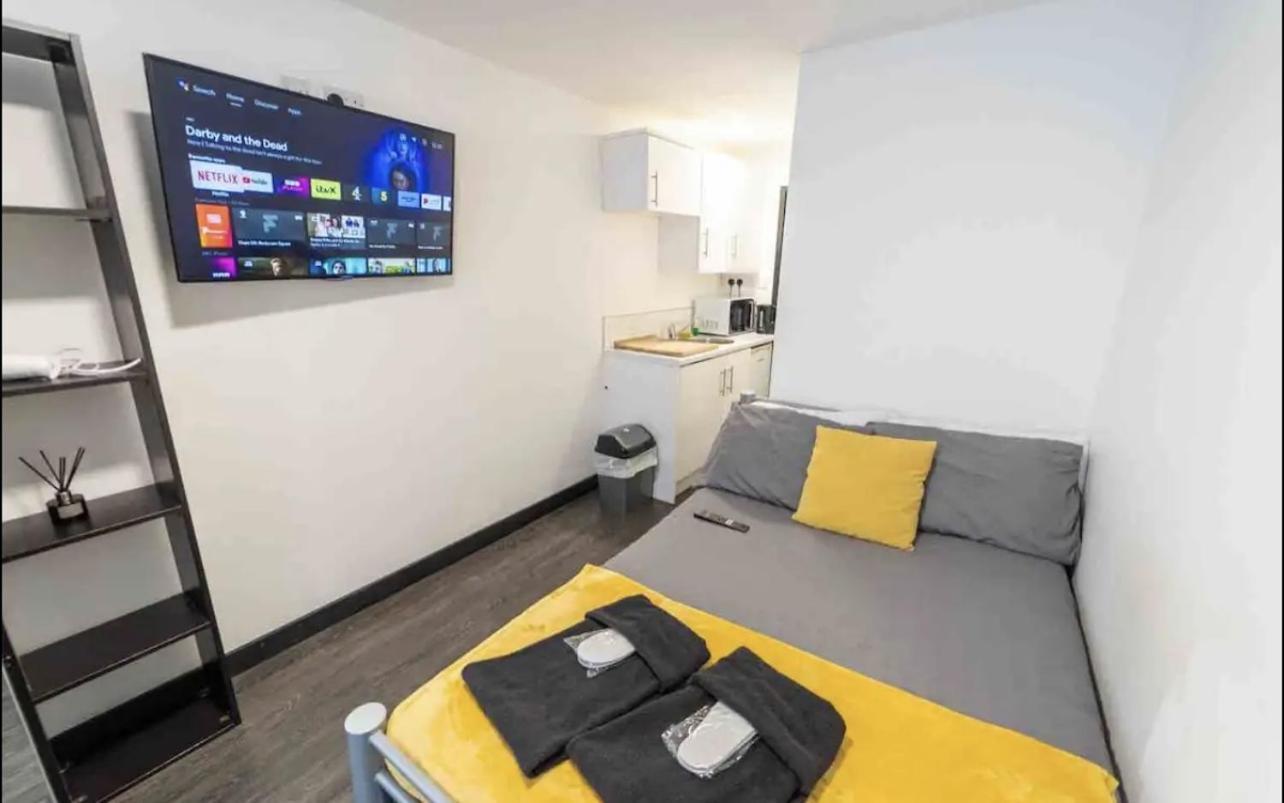 Staysa Equipped Studios Near Qe And Uob In Guesthouse Close To The City! Birmingham Exterior photo